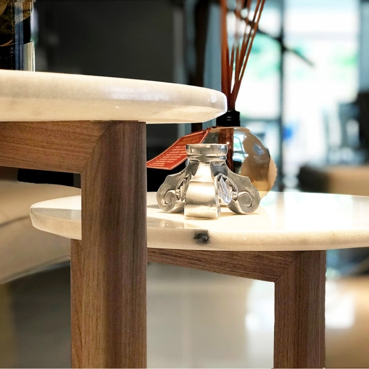 Mesa Lateral Itaparica Conjunto em Mármore Carrarinha