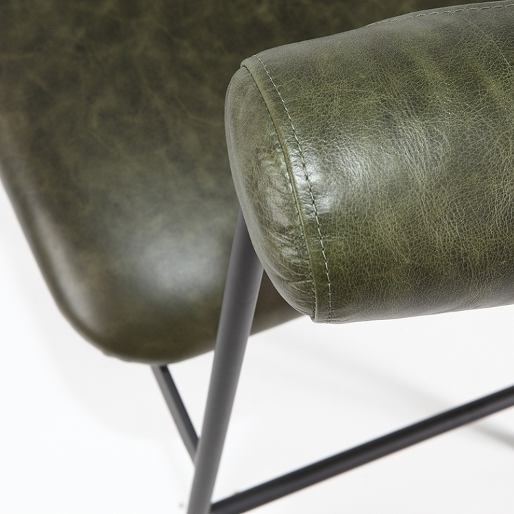 Cadeira Oliva Preta em Couro Verde Musgo
