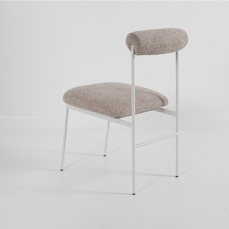 Cadeira Oliva Branca em Tecido Castanha