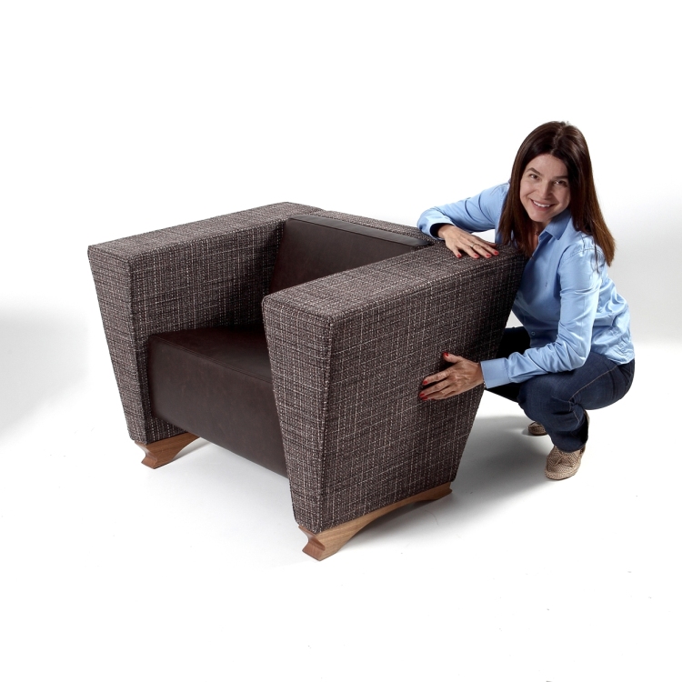 Poltrona Rochedo em Tecido Enredo Eco e Couro Café