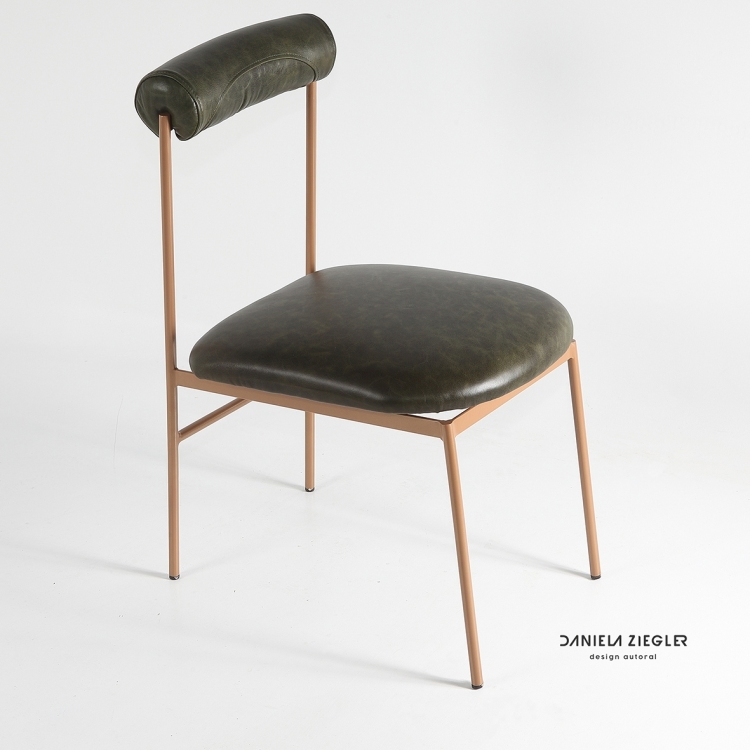 Cadeira Oliva Dourada em Couro Verde Musgo