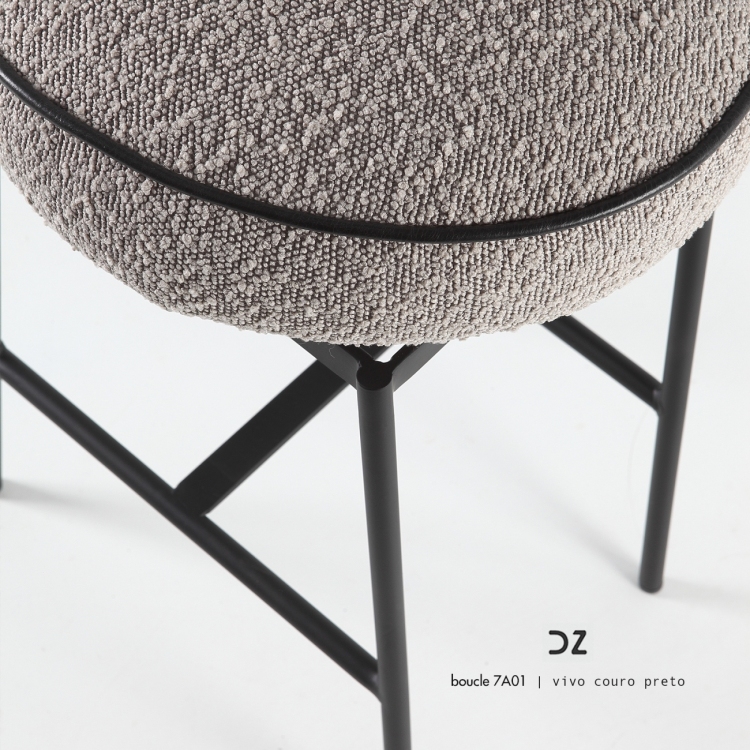 Banqueta Macaron Compose 60cm Preta em Tecido 7A01