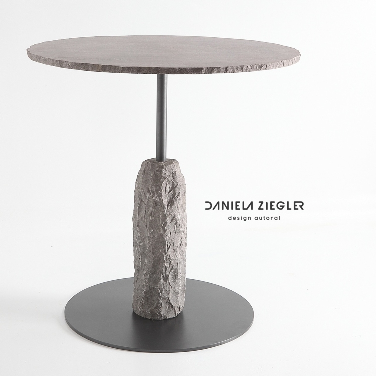 Mesa de Jantar Basalto Lapidada