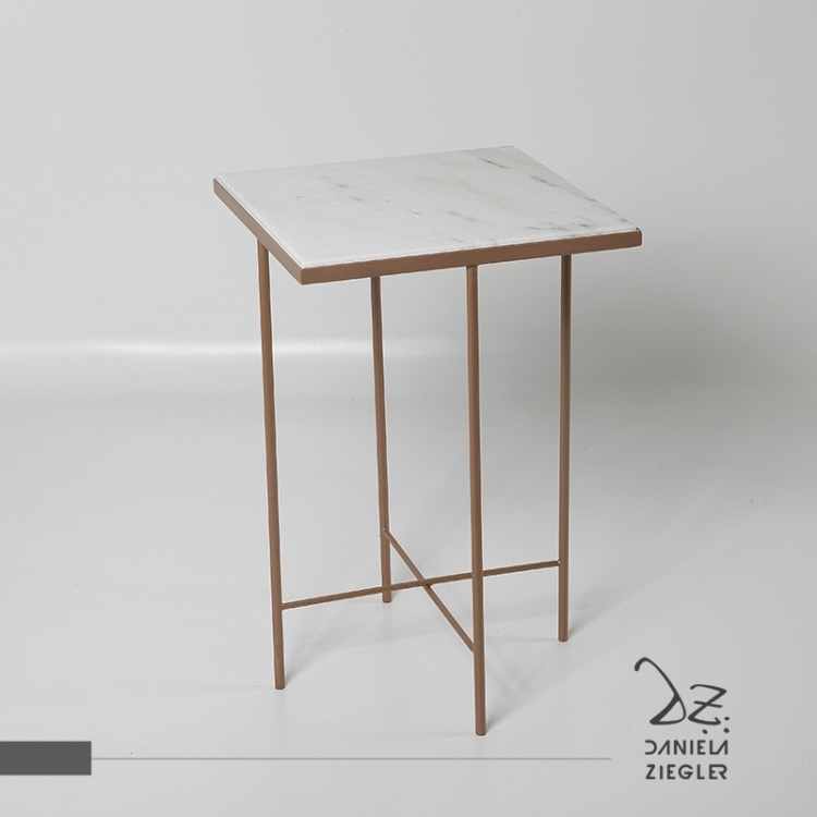 Mesa Lateral Quadrada Solai Carrarinha